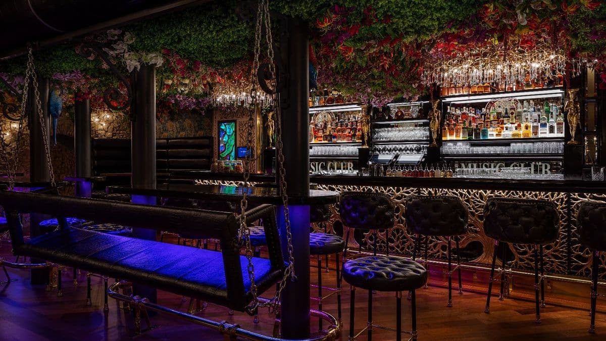 Zlatý Strom Bar & Club